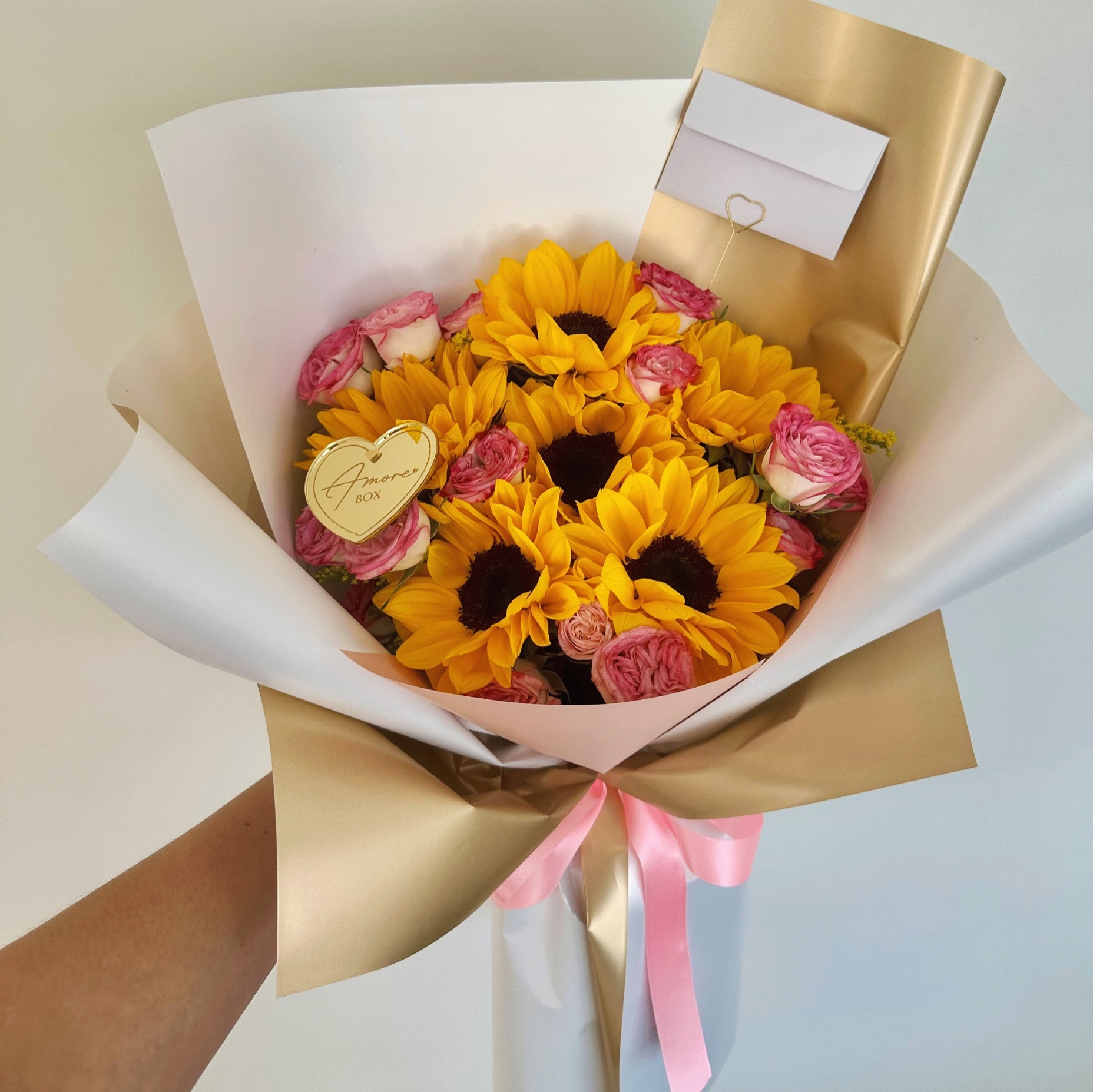 Girasoles y baby rosas